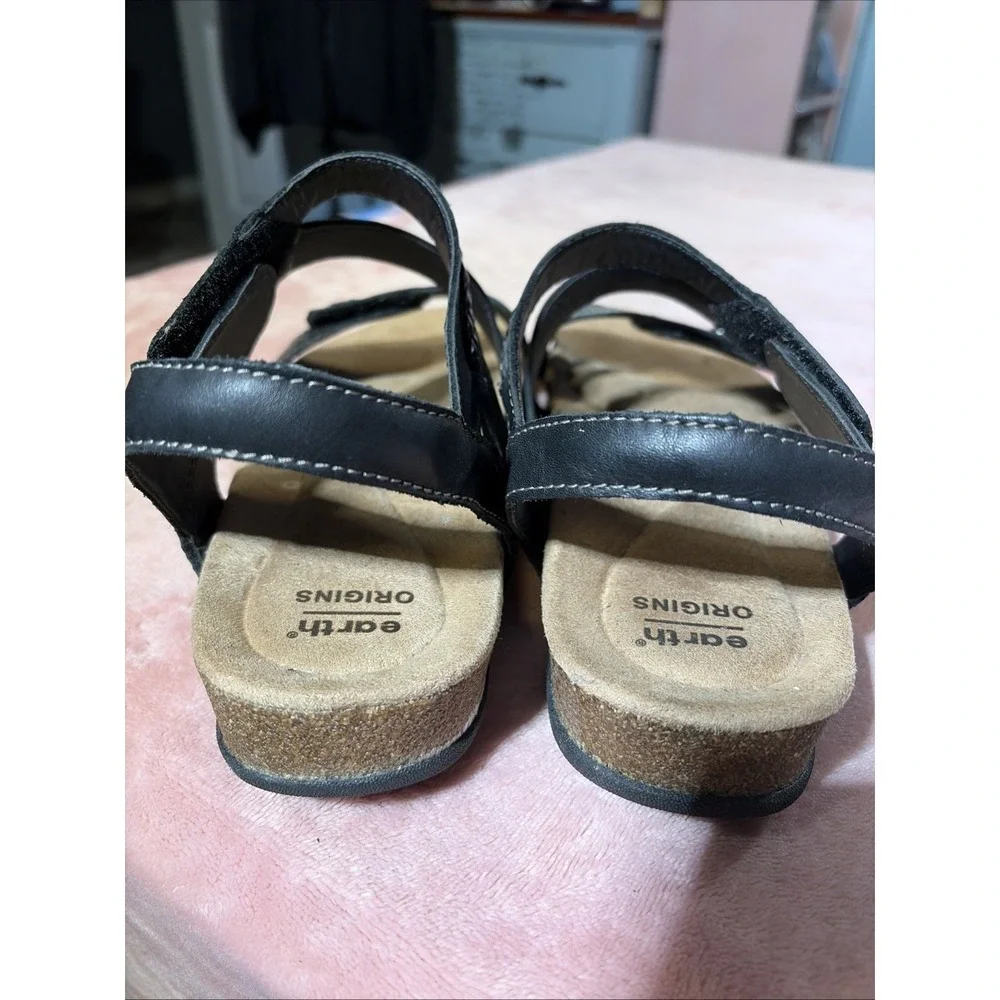 Earth Originals Strappy sandals Size 9M Leather Black. Cork. Boho Cottage.